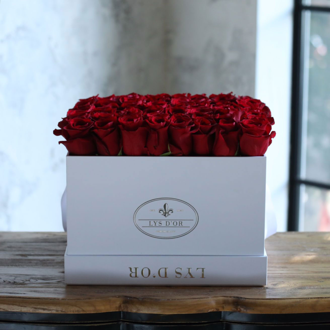 Большой букет с красными розами LYSD'OR